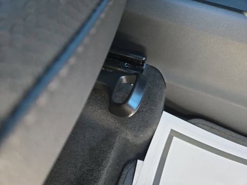 New 2026 Chevrolet Equinox LT w/ Convenience Package II image 43