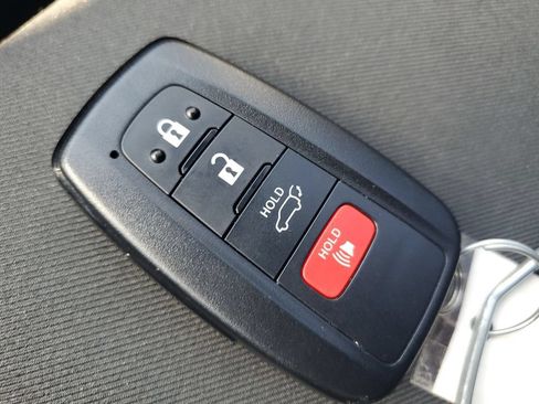 Used 2023 Toyota RAV4 SE w/ Convenience Package AWD/4WD image 28