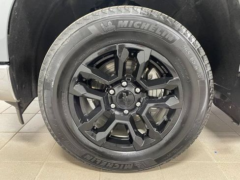 Used 2024 Chevrolet Silverado 1500 LT AWD/4WD image 7