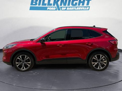 Used 2022 Ford Escape SE w/ SE Sport Appearance Package AWD/4WD image 2