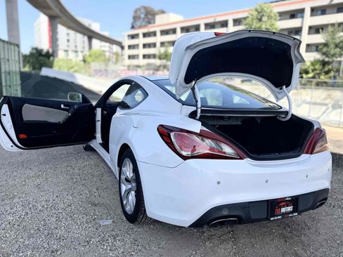Used 2014 Hyundai Genesis 2.0T RWD image 10