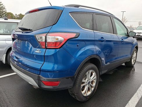 Used 2017 Ford Escape SE w/ Equipment Group 201A image 6