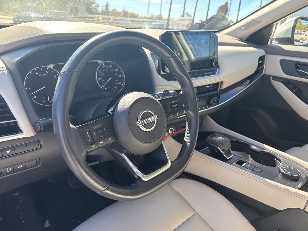Used 2023 Nissan Rogue SL w/ SL Premium Package AWD/4WD image 4