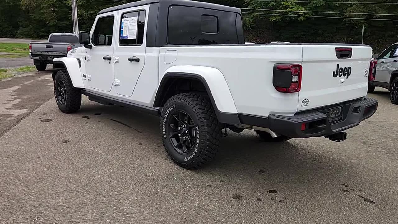 Used 2026 Jeep Gladiator Sport AWD/4WD image 3