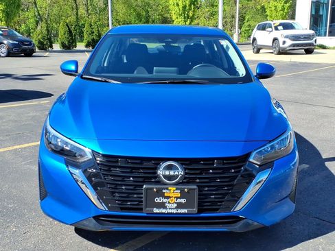 Used 2025 Nissan Sentra SV FWD image 2