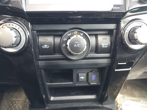 Used 2024 Toyota 4Runner TRD Off-Road Premium image 15