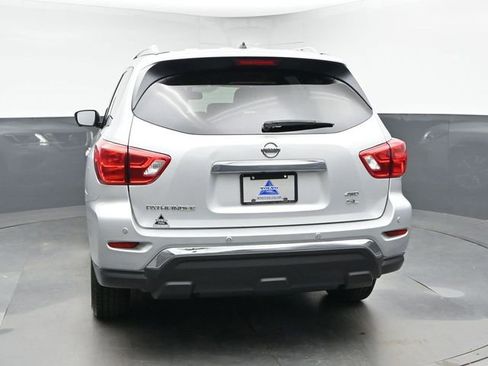 Used 2018 Nissan Pathfinder SL AWD/4WD image 3