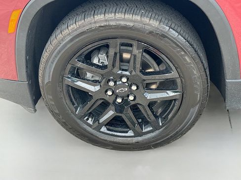 Used 2023 Chevrolet Traverse LT FWD image 29