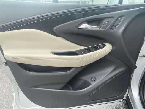 Used 2017 Buick Envision Essence image 17