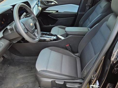 Used 2024 Chevrolet Trax LT FWD image 13