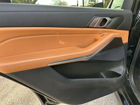 Used 2023 BMW X7 xDrive40i w/ M Sport Package image 28