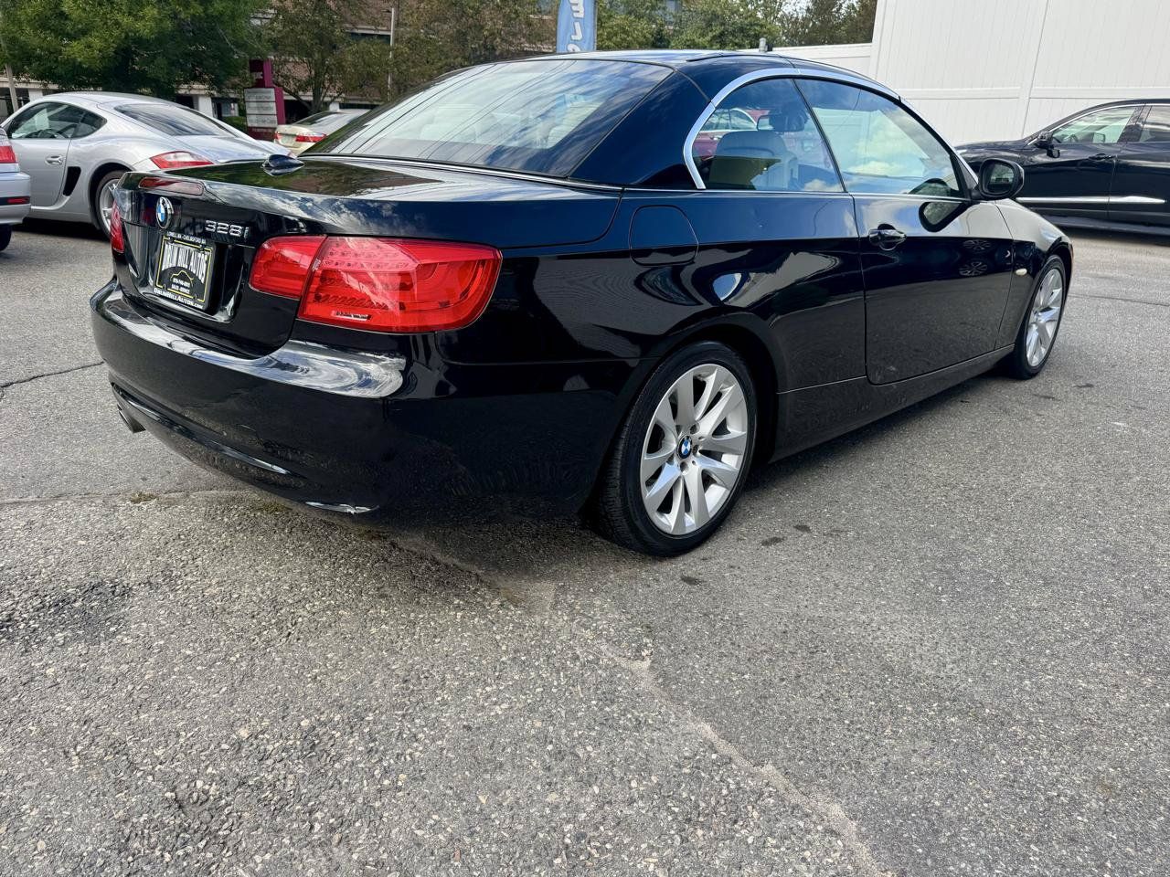 Used 2011 BMW 328i Convertible RWD image 9