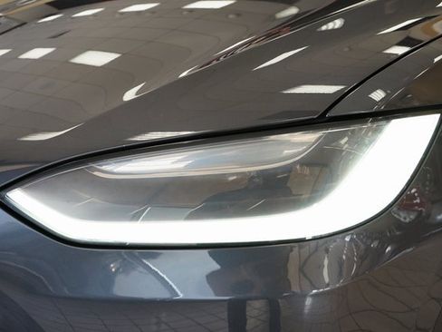 Used 2017 Tesla Model X 75D image 25