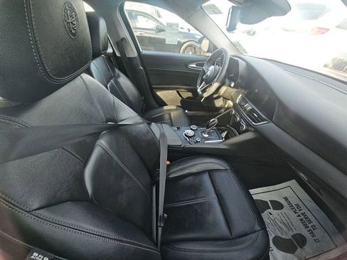 Used 2018 Alfa Romeo Giulia image 15
