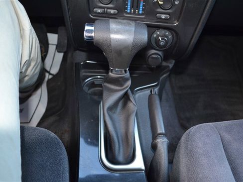 Used 2007 GMC Envoy SLE image 17