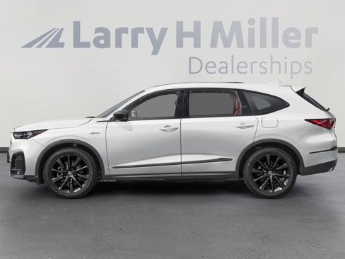 Used 2025 Acura MDX A-Spec image 3