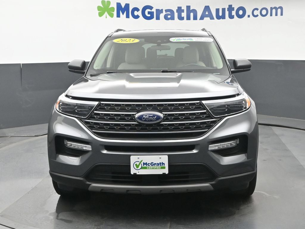 Used 2023 Ford Explorer XLT w/ Equipment Group 202A AWD/4WD image 6