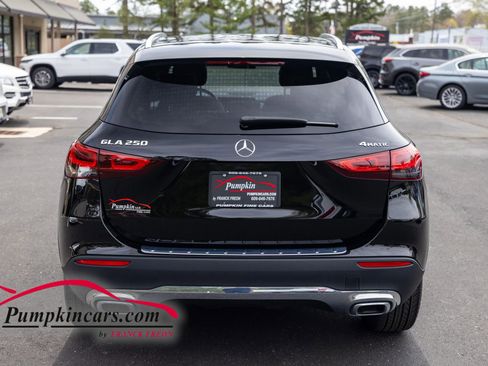 Used 2023 Mercedes-Benz GLA 250 4MATIC w/ Premium Package image 6