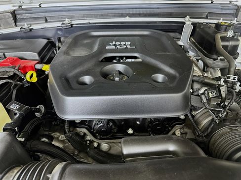 Used 2023 Jeep Wrangler Sahara w/ Cold Weather Group image 32