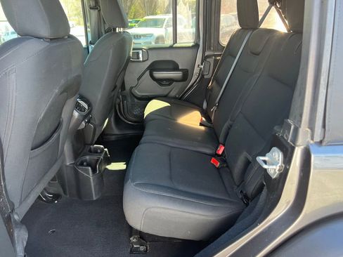 Used 2019 Jeep Wrangler Unlimited Sport S AWD/4WD image 26