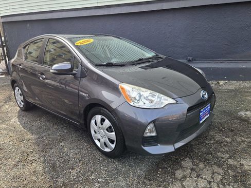 Used 2013 Toyota Prius C Two image 26