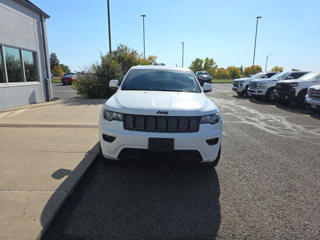 Used 2017 Jeep Grand Cherokee Altitude AWD/4WD image 2