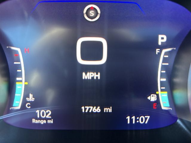 Used 2026 Chrysler Pacifica Limited FWD image 33