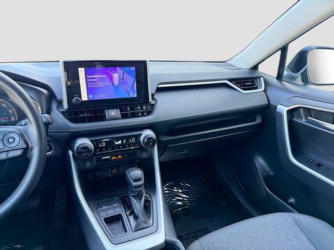 Used 2025 Toyota RAV4 XLE FWD image 21