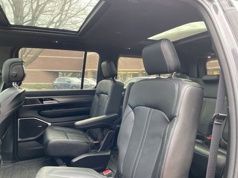 Used 2023 Jeep Wagoneer Series II image 5