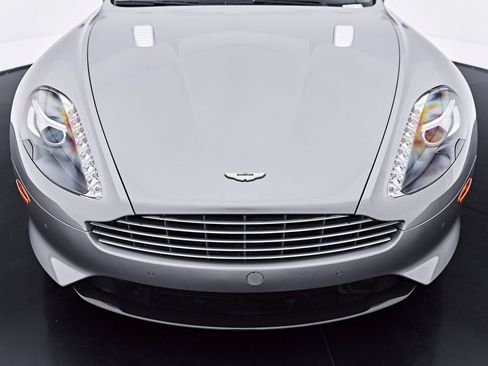 Used 2016 Aston Martin DB9 GT RWD image 31