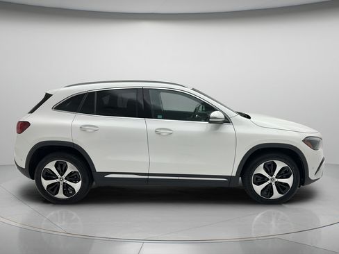 Used 2025 Mercedes-Benz GLA 250 4MATIC image 3