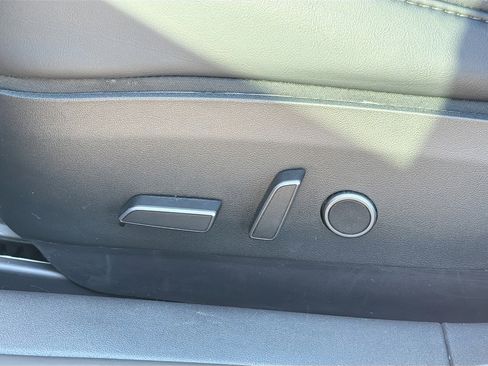 Used 2023 Tesla Model 3 Standard Range image 22