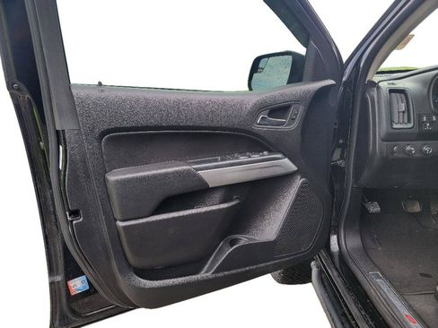 Used 2019 Chevrolet Colorado ZR2 w/ ZR2 Midnight Special Edition AWD/4WD image 12