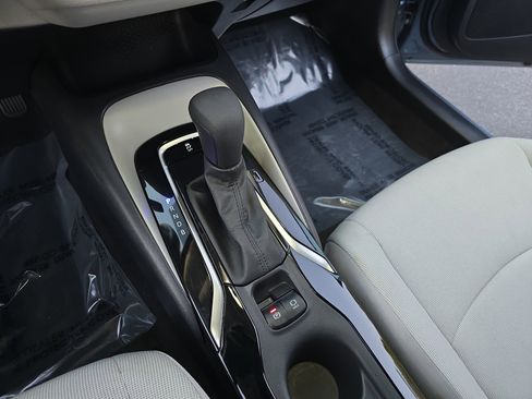 Used 2022 Toyota Corolla LE image 24