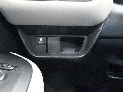 Used 2023 Honda HR-V EX-L image 18