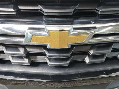 Used 2021 Chevrolet Colorado W/T w/ WT Convenience Package RWD image 9