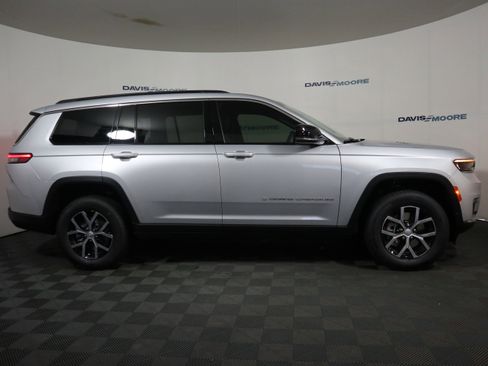 New 2025 Jeep Grand Cherokee L Limited image 4