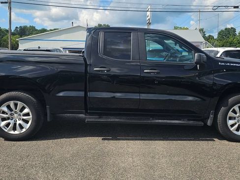 Used 2023 Chevrolet Silverado 1500 Custom AWD/4WD image 9