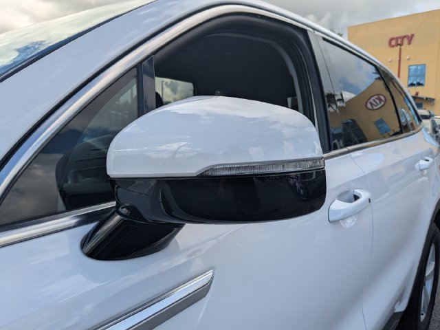 Used 2026 Kia Sorento LX FWD image 10