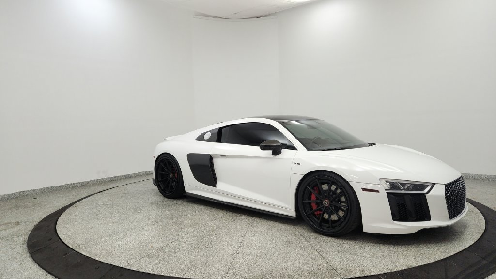 Used 2017 Audi R8 V10 w/ Carbon Exterior Package AWD/4WD image 7
