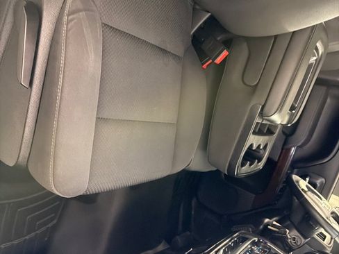 Used 2017 GMC Sierra 1500 SLE w/ Suspension Package, Off-Road AWD/4WD image 22