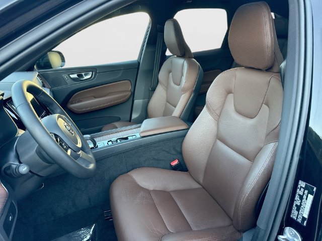 Certified 2024 Volvo XC60 B5 Plus w/ Protection Package Premier AWD/4WD image 16