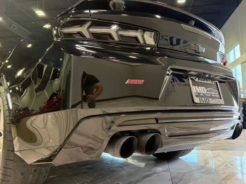 Used 2018 Chevrolet Camaro SS RWD image 10
