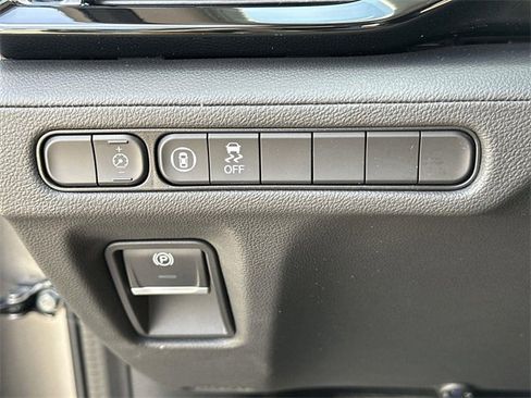 Used 2025 Acura MDX SH-AWD image 17