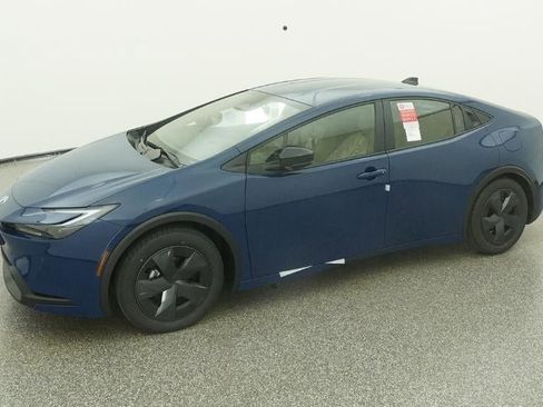 New 2026 Toyota Prius LE image 2