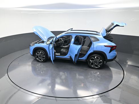 Used 2024 Chevrolet Trax RS w/ Driver Confidence Package image 15