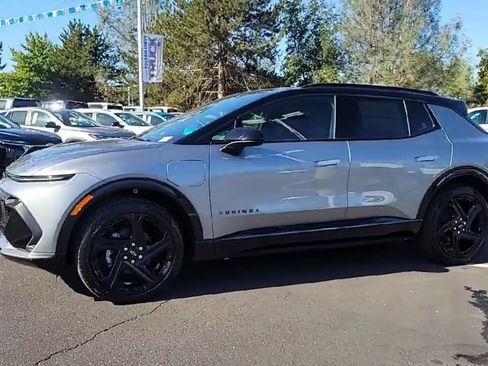 New 2026 Chevrolet Equinox EV RS image 5