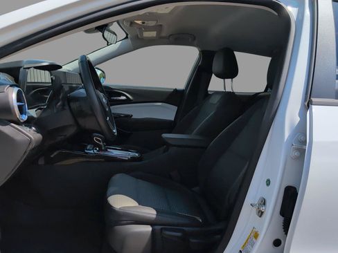 Used 2025 Chevrolet Trax LT w/ Driver Confidence Package FWD image 13