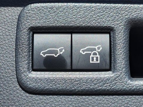 Used 2024 Toyota Venza Nightshade image 13