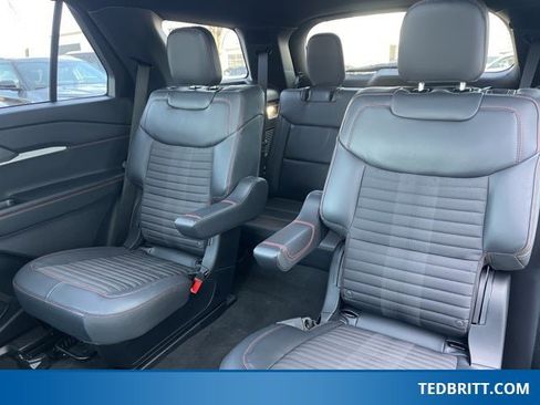 Certified 2026 Ford Explorer ST-Line w/ ST-Line Street Pack image 14